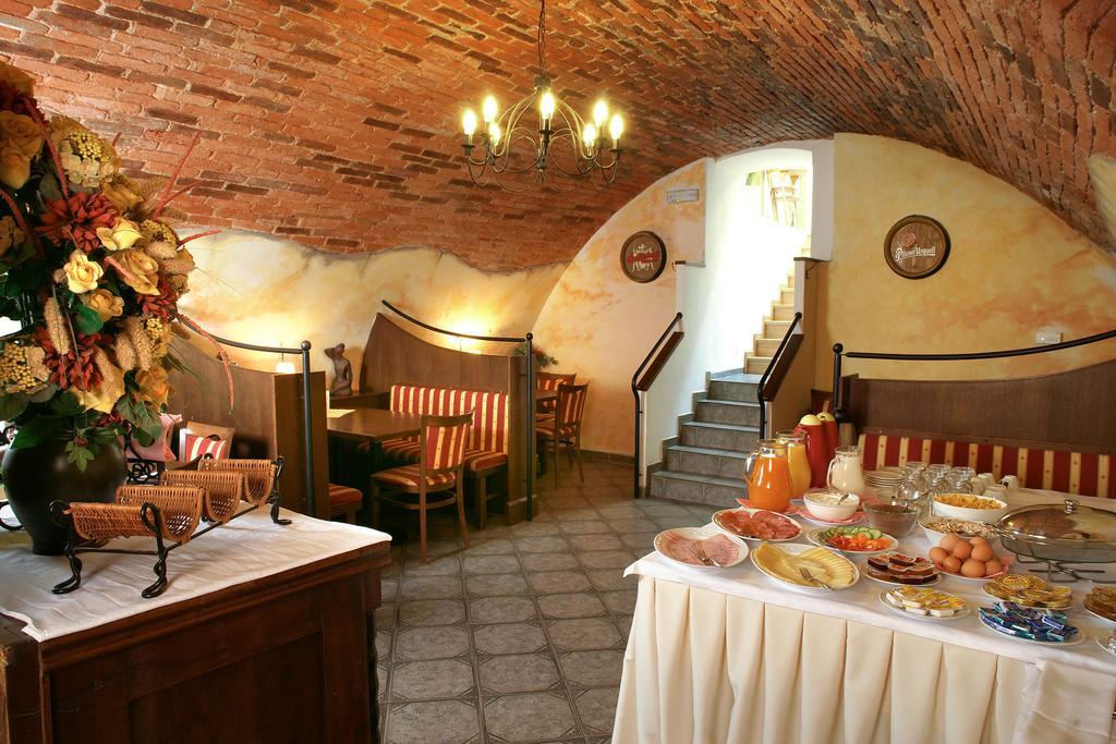 Hotel v Centru Ceske Budejovice Buitenkant foto