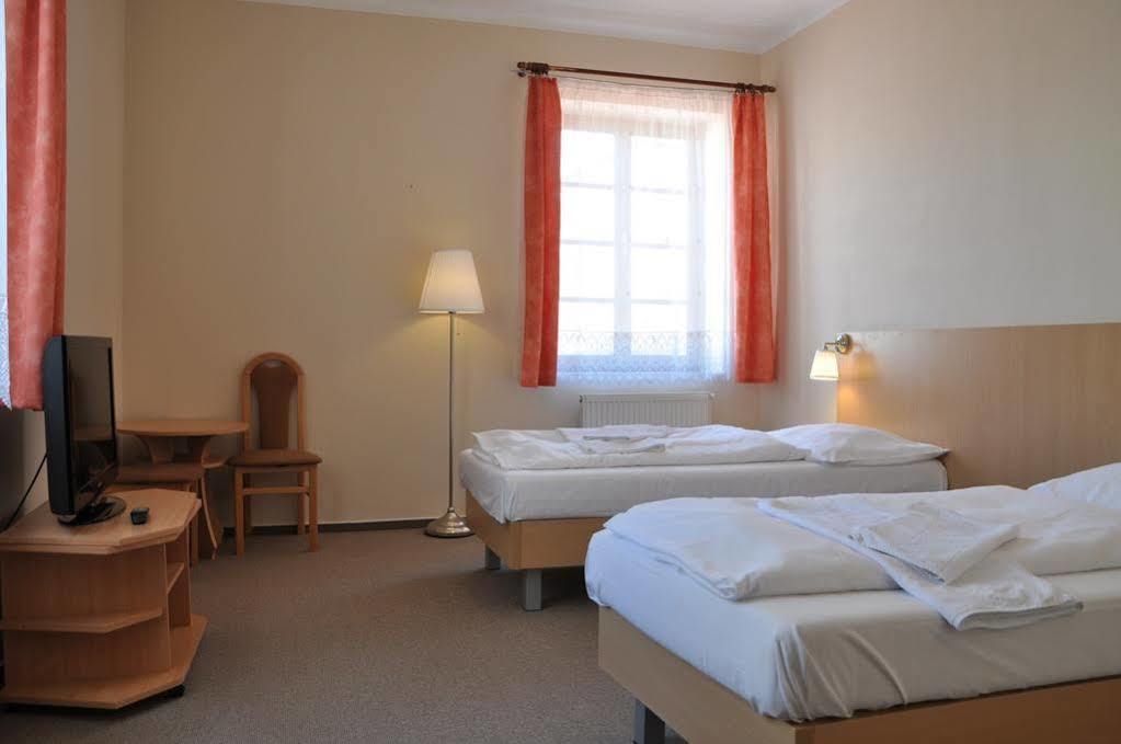 Hotel v Centru Ceske Budejovice Buitenkant foto