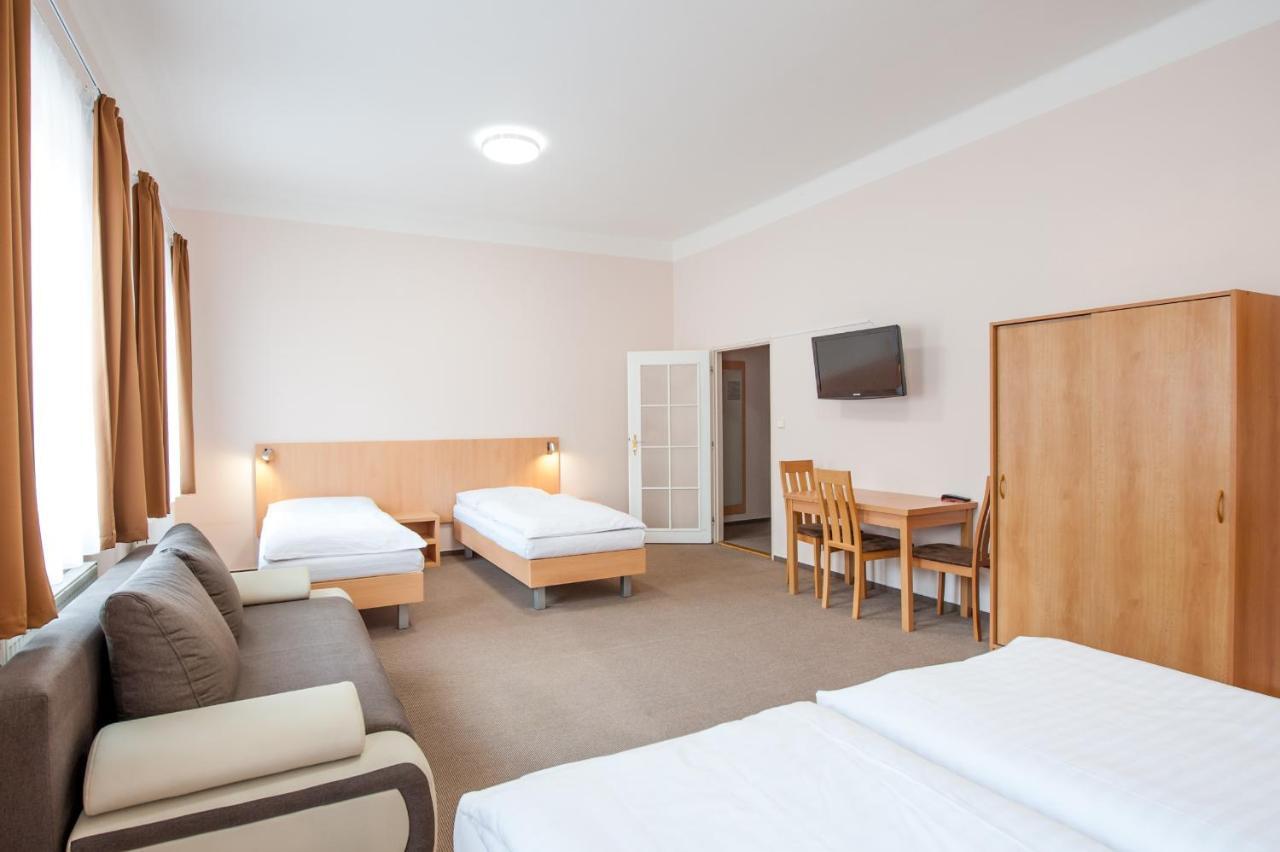 Hotel v Centru Ceske Budejovice Buitenkant foto